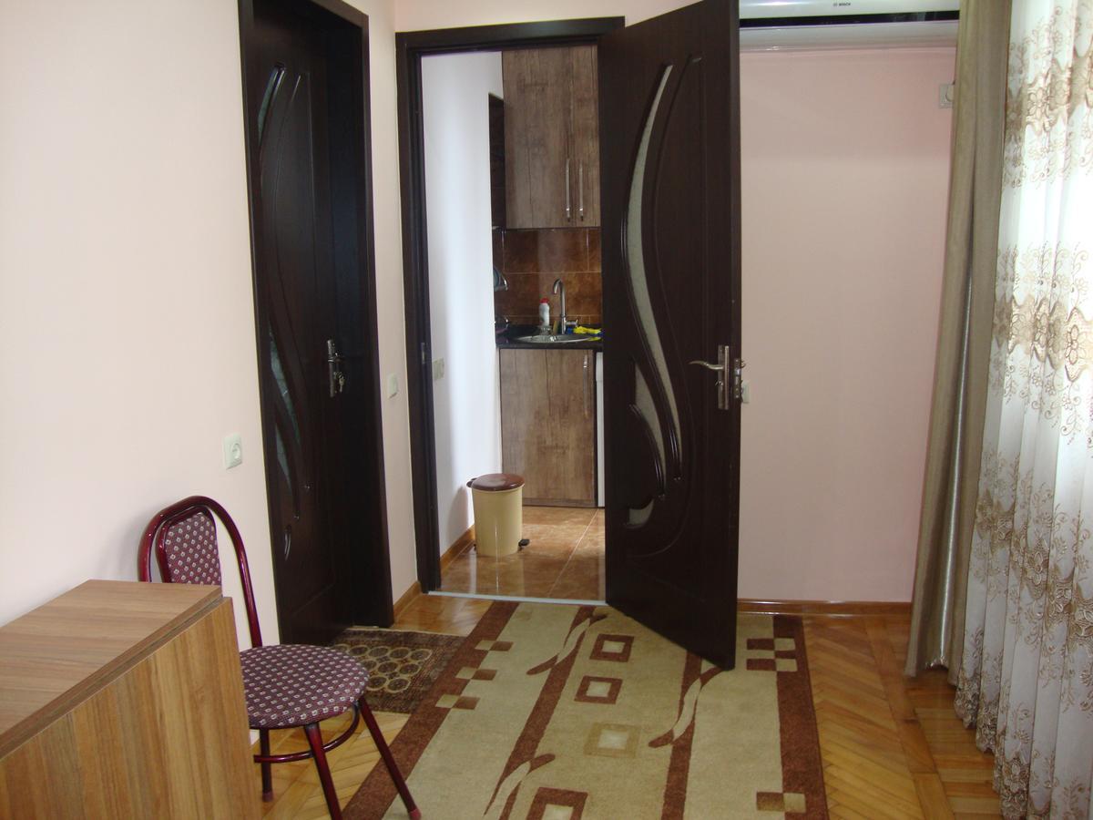 Madona'S House Apartment Batumi Exterior photo